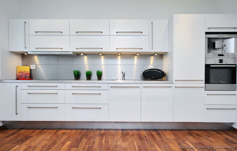 kitchen-cabinets-modern-white-023-s2460681
